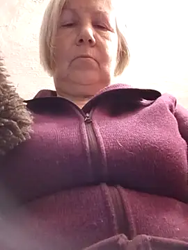 KlaudiaDarling online show from January 6, 2026, 2:10 pm