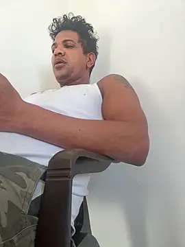 Snapshot of bigdick211292 chatting on July 8, 2026, 1:23 pm bigdick211292 online show from July 8, 2026, 1:23 pm