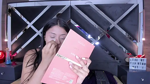 Snapshot of melody__sweet_ chatting on February 5, 2026, 7:10 pm melody sweet online show from February 5, 2026, 7:10 pm