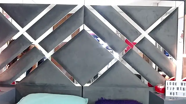 Snapshot of melody__sweet_ chatting on February 6, 2026, 9:11 pm melody sweet online show from February 6, 2026, 9:11 pm