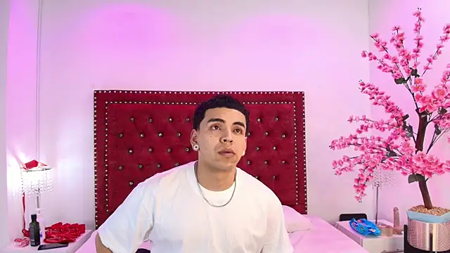 Jaden and sofia online show from May 17, 2026, 2:55 am