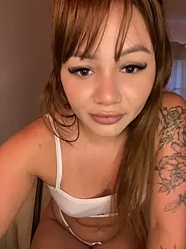 Isisbennett online show from April 27, 2026, 6:39 pm