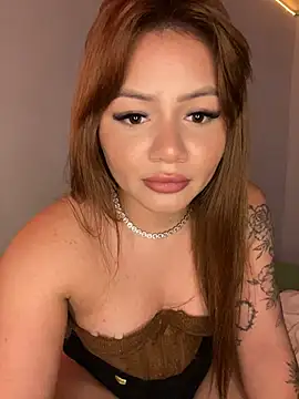 Isisbennett online show from April 12, 2026, 11:08 pm