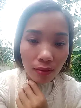 Snapshot of yeutinh00 chatting on December 23, 2025, 5:51 am yeutinh00 online show from December 23, 2025, 5:51 am