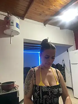 Snapshot of donatella07 chatting on January 12, 2026, 12:17 am donatella07 online show from January 12, 2026, 12:17 am