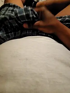 Snapshot of 115gunz chatting on February 16, 2026, 7:12 pm 115gunz online show from February 16, 2026, 7:12 pm