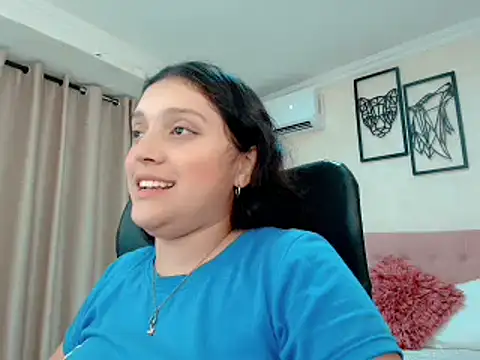 littlemolly walcott online show from March 18, 2026, 12:25 am