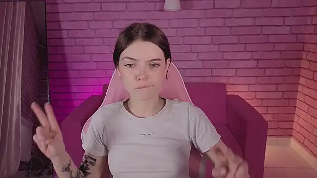 Snapshot of Ellya_me chatting on February 7, 2026, 8:55 am Ellya me online show from February 7, 2026, 8:55 am