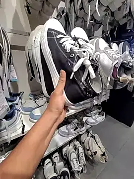 jerryrooh69 online show from April 9, 2026, 1:28 pm