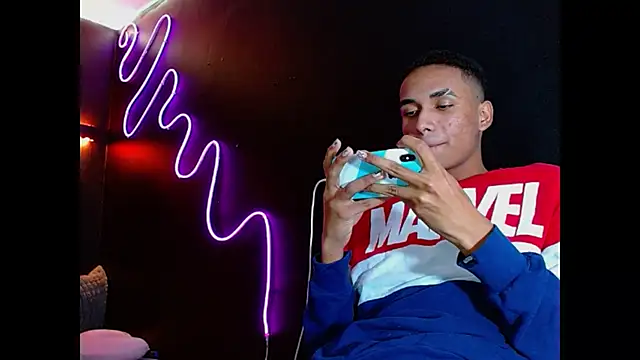 Snapshot of Sweet_David_ chatting on January 15, 2026, 5:44 am Sweet David online show from January 15, 2026, 5:44 am