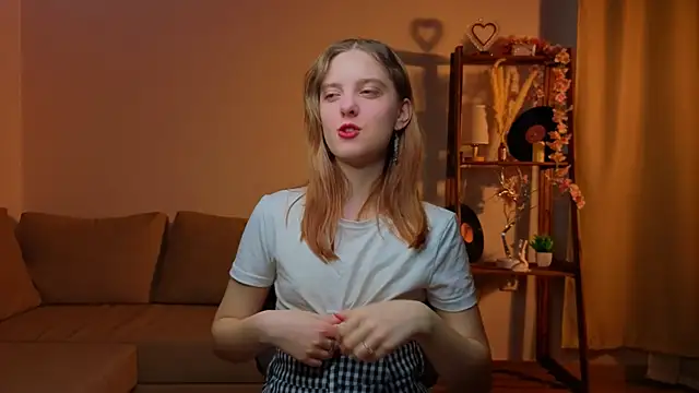 RennaHettes online show from March 22, 2026, 1:09 am