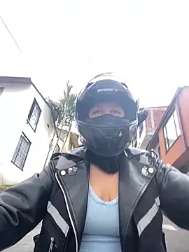 Scarlet auraa online show from March 10, 2026, 8:46 pm