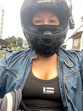 Scarlet auraa online show from January 12, 2026, 7:09 pm