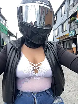 Scarlet auraa online show from February 5, 2026, 7:32 pm