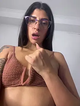 Snapshot of moronoiroficial chatting on February 6, 2026, 3:13 am moronoiroficial online show from February 6, 2026, 3:13 am