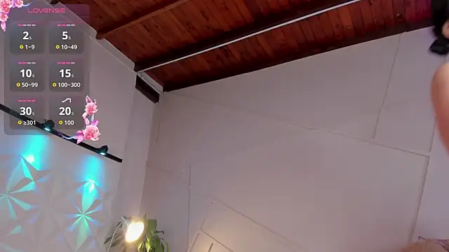 GabiSaenz  online show from April 16, 2026, 11:55 am