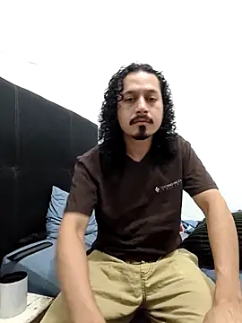 Snapshot of CarlosGM77 chatting on April 30, 2026, 3:19 pm CarlosGM77 online show from April 30, 2026, 3:19 pm