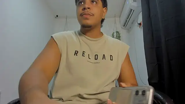 Snapshot of Darkalphax1 chatting on January 8, 2026, 2:45 pm Darkalphax1 online show from January 8, 2026, 2:45 pm