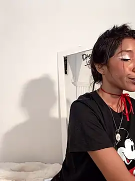 DAMMLEYLA online show from January 17, 2026, 5:44 am