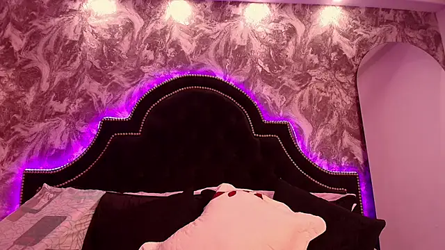 Chloe Connor online show from March 6, 2026, 9:43 pm