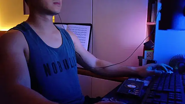 OnlyHand9x online show from July 4, 2026, 6:01 pm