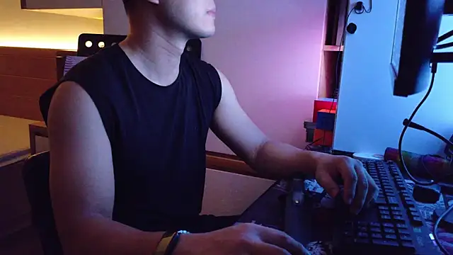 OnlyHand9x online show from July 23, 2026, 4:36 pm