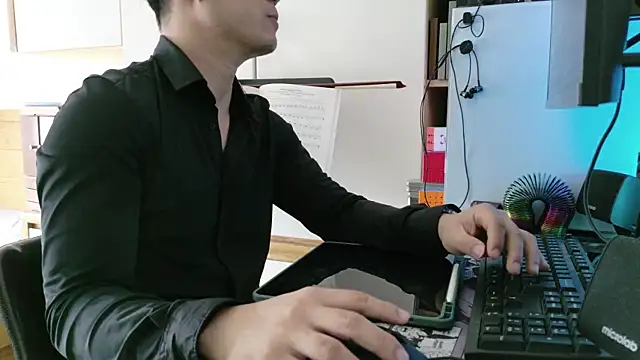 OnlyHand9x online show from July 6, 2026, 3:57 am