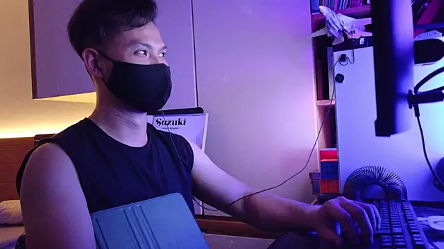 OnlyHand9x online show from July 16, 2026, 4:37 pm
