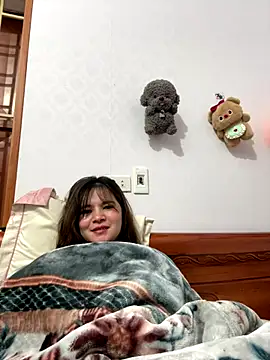 Snapshot of Small_big chatting on January 6, 2026, 12:14 am Small big online show from January 6, 2026, 12:14 am