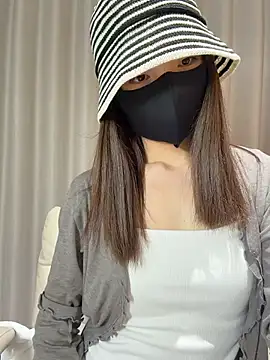 ZJbaby online show from April 26, 2026, 2:25 pm