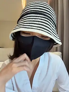 ZJbaby online show from May 29, 2026, 2:23 pm