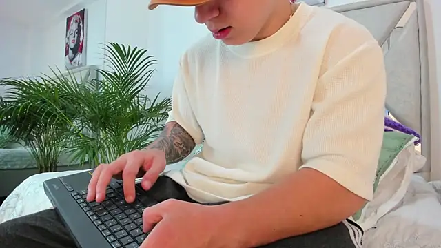 Liam saint online show from March 20, 2026, 12:17 pm