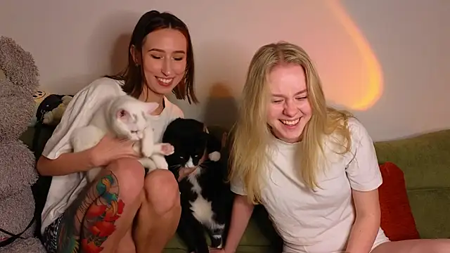 Mimipaws online show from January 5, 2026, 7:28 pm