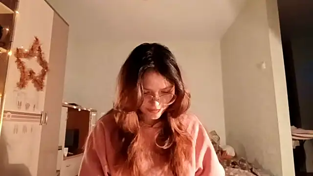 Snapshot of RedheadCuti chatting on January 12, 2026, 2:13 pm RedheadCuti online show from January 12, 2026, 2:13 pm