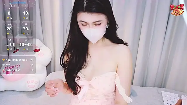 Snapshot of 1-Emma-1 chatting on February 10, 2026, 12:42 am 1-Emma-1 online show from February 10, 2026, 12:42 am