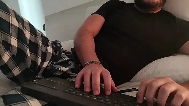 Reb born89 online show from April 19, 2026, 8:15 am