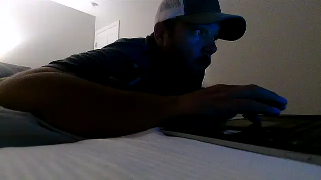 nuttincowboy online show from May 19, 2026, 1:43 am