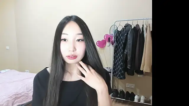 Amane Yuki online show from February 23, 2026, 5:35 pm