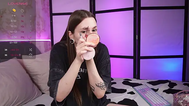 Alice Goth online show from March 7, 2026, 9:59 am