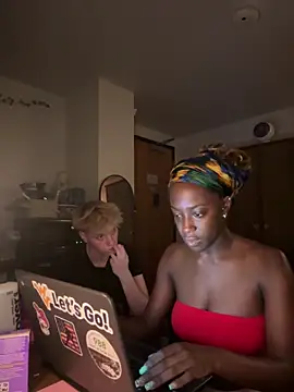 CookiesNcreaming online show from March 26, 2026, 3:27 am