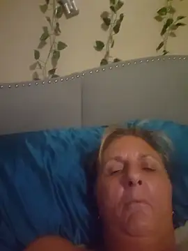 HotAzMilf online show from June 3, 2026, 4:33 pm