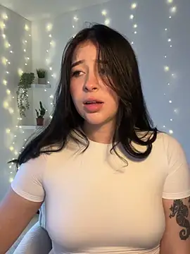 evelynrosess1 online show from February 1, 2026, 9:13 pm