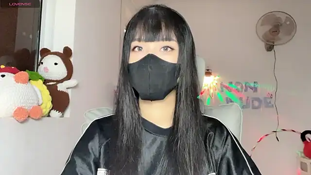Snapshot of Tieu-May chatting on July 18, 2026, 8:23 am Tieu-May online show from July 18, 2026, 8:23 am