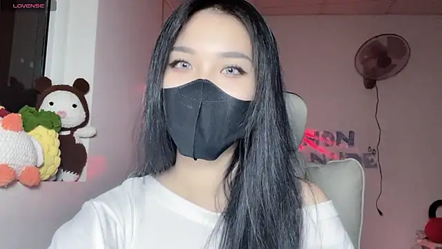Snapshot of Tieu-May chatting on July 7, 2026, 7:23 am Tieu-May online show from July 7, 2026, 7:23 am