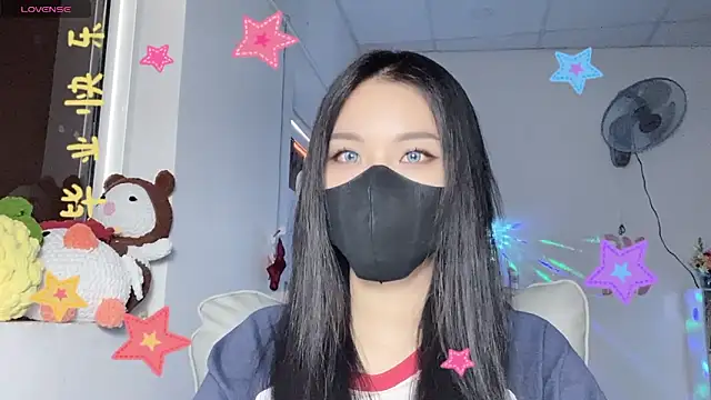 Snapshot of Tieu-May chatting on June 10, 2026, 9:43 am Tieu-May online show from June 10, 2026, 9:43 am