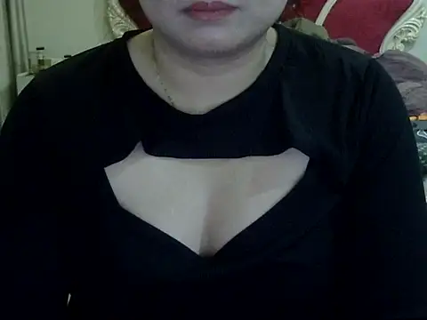 Snapshot of Sarah_no_land chatting on January 10, 2026, 4:13 pm Sarah no land online show from January 10, 2026, 4:13 pm