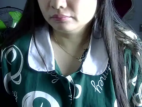 Snapshot of Sarah_no_land chatting on February 8, 2026, 2:42 am Sarah no land online show from February 8, 2026, 2:42 am