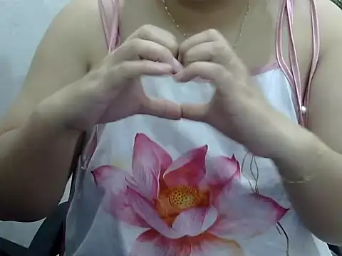 Sarah no land online show from April 16, 2026, 2:07 pm