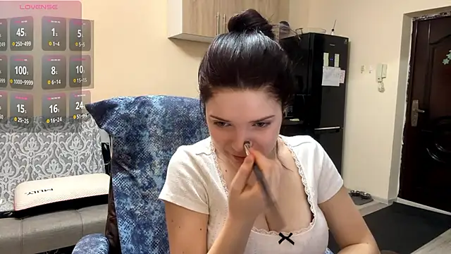 Snapshot of RiaDendy chatting on February 17, 2026, 4:26 pm RiaDendy online show from February 17, 2026, 4:26 pm