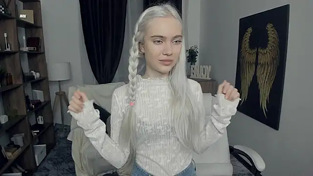 Snapshot of KristalCrowner chatting on February 12, 2026, 7:02 pm KristalCrowner online show from February 12, 2026, 7:02 pm